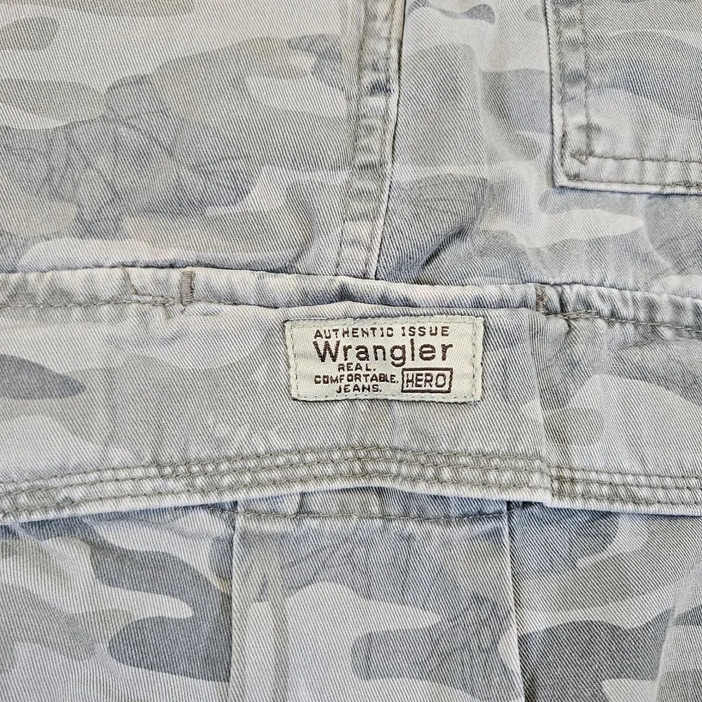 Wrangler Hero Mens Camo Cargo Shorts Green Tan‎ Cotton Utility Size 34 60CMW7E
